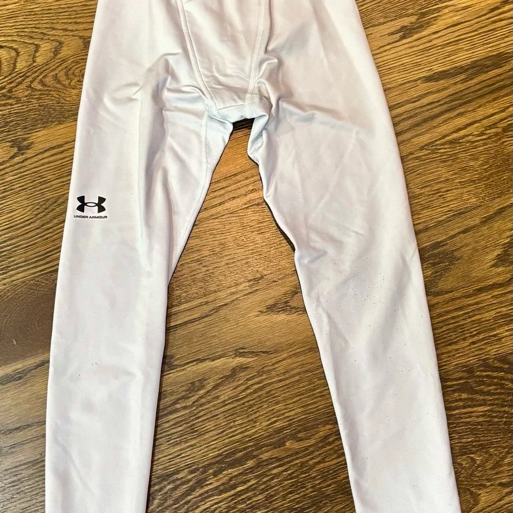 Under Armour Kids White Coldgear Leggings size YMD